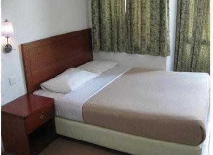 Rose Cottage Hotel Taman Daya Джохор-Бару Екстер'єр фото