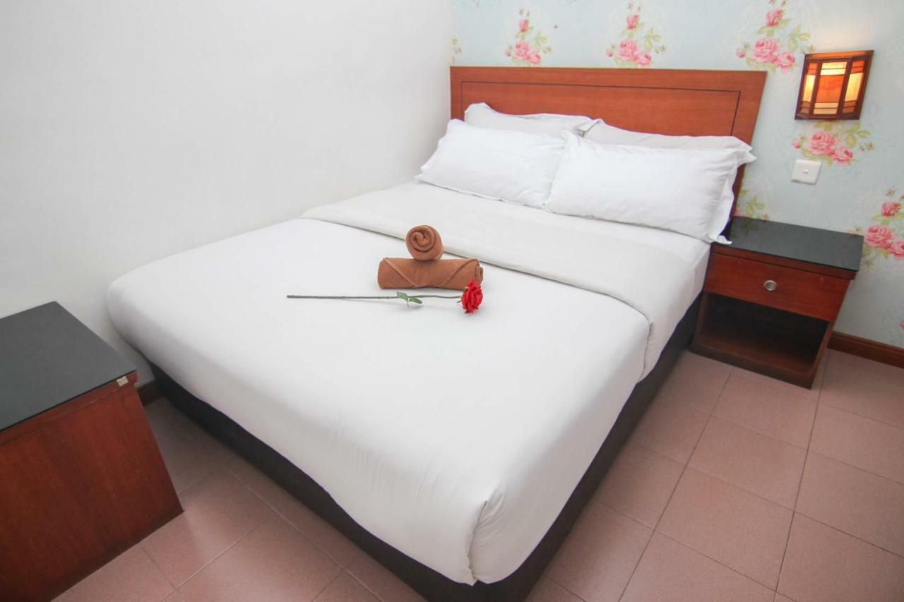 Rose Cottage Hotel Taman Daya Джохор-Бару Екстер'єр фото